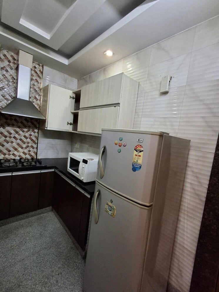 Kitchen, chittaranjan park 3 Bedroom 1400 Sq.Ft. Builder Floor In Chittaranjan Park Delhi 8829498