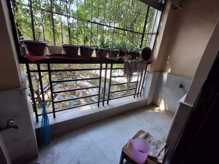 Balcony, chittaranjan park 3 Bedroom 1400 Sq.Ft. Builder Floor In Chittaranjan Park Delhi 8829498