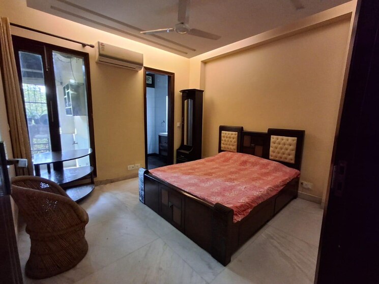 Bedroom, chittaranjan park 3 Bedroom 1400 Sq.Ft. Builder Floor In Chittaranjan Park Delhi 8829498