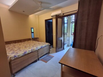 Bedroom in 3 BHK Builder Floor at Chittaranjan Park – for Rent