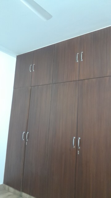 Furnished Amenities in 3 BHK Builder Floor at Eros Rosewood City, Sector 49 – for Rent