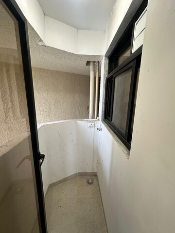 Furnished Amenities in 2 BHK Apartment at Platinum 53 West, Andheri West – for Rent