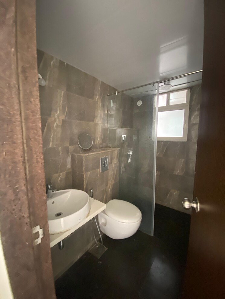 Bathroom, pharande-puneville 2 Bedroom 728 Sq.Ft. Apartment In Tathawade Pune 8829475