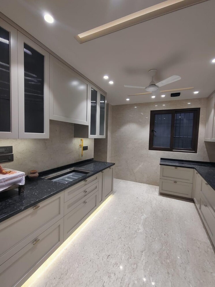 Kitchen, safdarjung development area 3 Bedroom 260 Sq.Yd. Builder Floor In Safdarjung Development Area Delhi 8829477