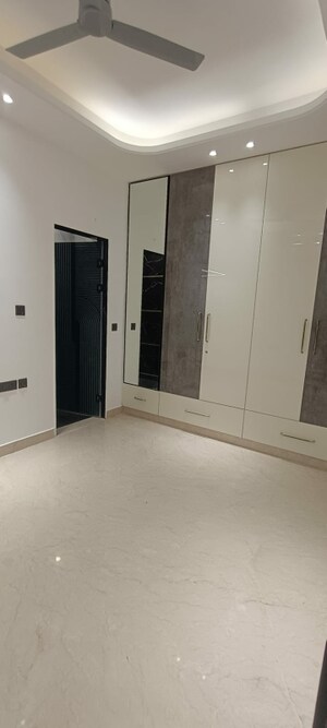 Room in 2 BHK Builder Floor at Lajpat Nagar 4 – for Sale