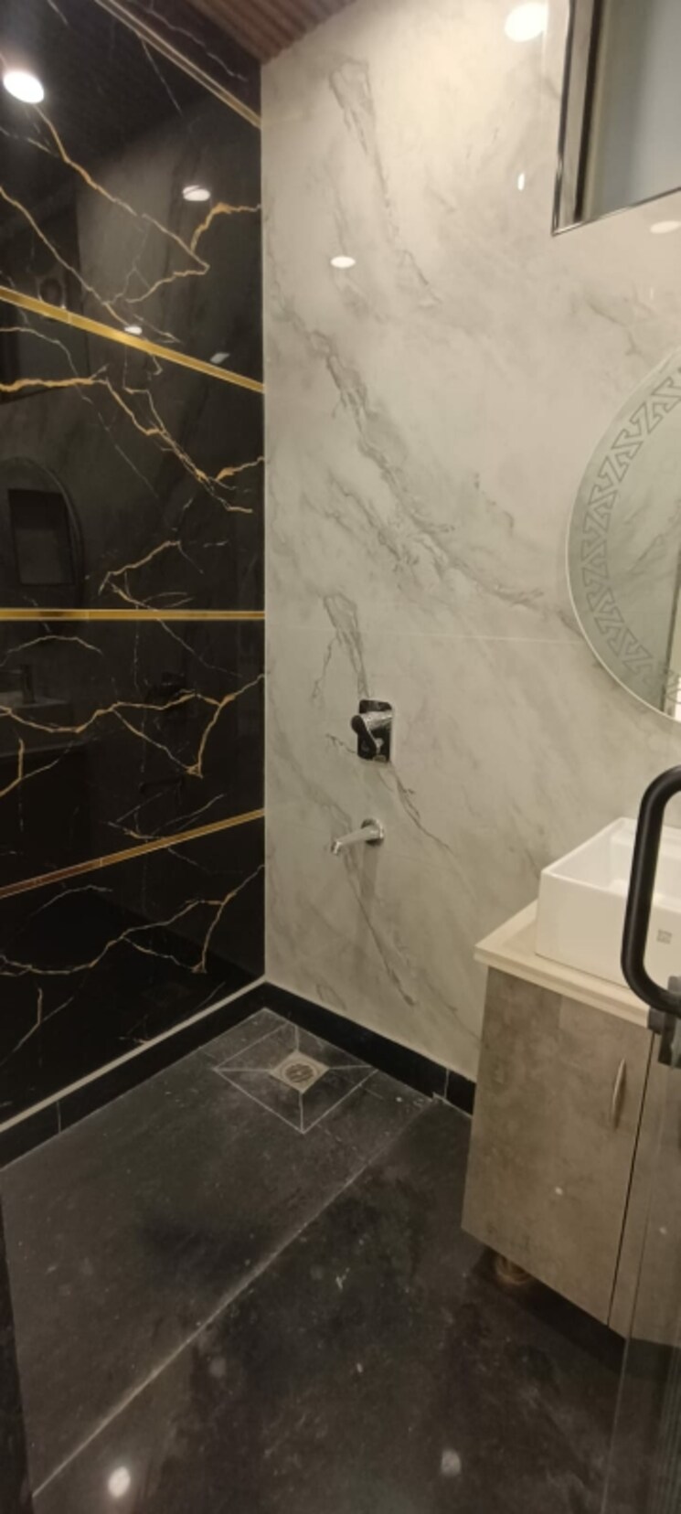 Bathroom, lajpat nagar 4 2 Bedroom 900 Sq.Ft. Builder Floor In Lajpat Nagar 4 Delhi 8829552