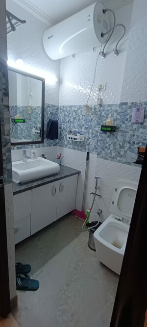 Master Bedroom in 2 BHK Builder Floor at Lajpat Nagar 4 – for Sale