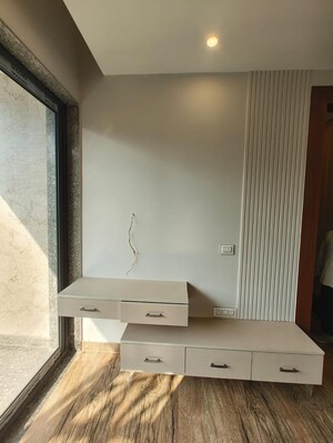 Furnished Amenities in 4 BHK Builder Floor at Malibu Shopping Arcade, Sector 47 – for Sale