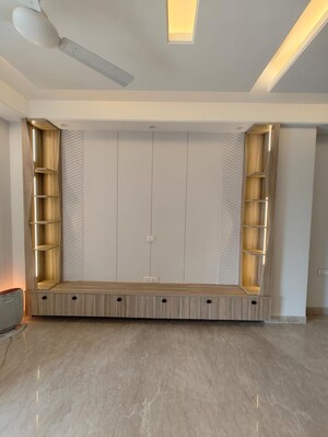 Building Lobby in 4 BHK Builder Floor at Malibu Shopping Arcade, Sector 47 – for Sale