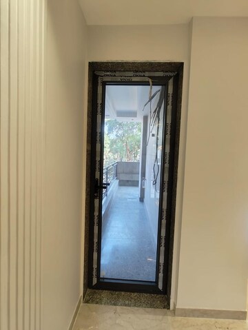 Building Lobby in 4 BHK Builder Floor at Malibu Shopping Arcade, Sector 47 – for Sale