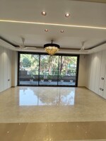 4 BHK + Pooja Room,Study Room 535 Sq.Yd. Builder Floor in Malibu Shopping Arcade