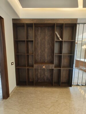 Room in 4 BHK Builder Floor at Malibu Shopping Arcade, Sector 47 – for Sale