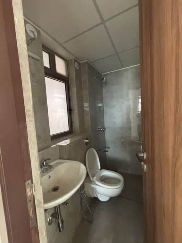 Bathroom, sheth-irene 2 Bedroom 665 Sq.Ft. Apartment In Malad West Mumbai 8829718