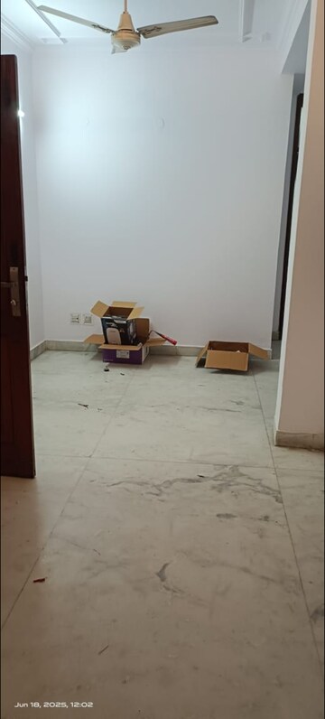 Parking in 2 BHK Builder Floor at Geetanjali Enclave – for Rent