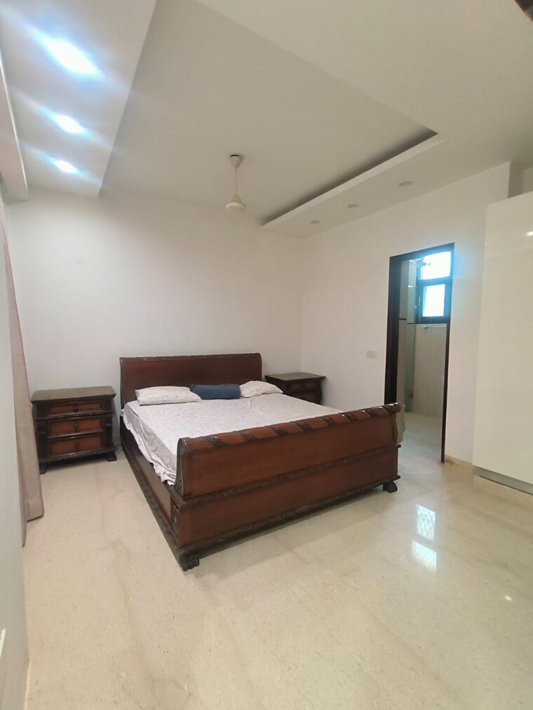 Bedroom, defence colony 3 Bedroom 2400 Sq.Ft. Builder Floor In Defence Colony Delhi 8829790