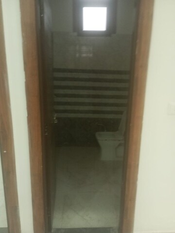 Furnished Amenities in 2 BHK Builder Floor at Govindpuram – for Sale