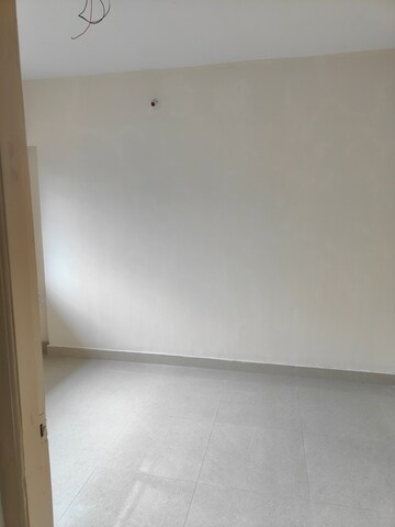 Room in 1 BHK Apartment at Goregaon West – for Rent