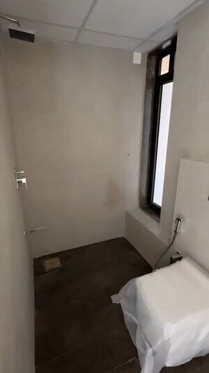 Room in 3 BHK Apartment at Kanakia Silicon Valley, Powai – for Sale