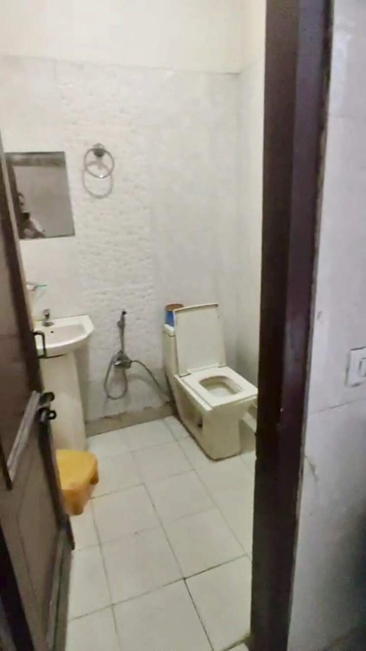 Bathroom, mehrauli 2 Bedroom 900 Sq.Ft. Builder Floor In Mehrauli Delhi 8829886