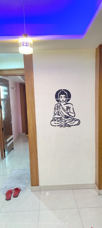 Room in 2 BHK Builder Floor at Vasundhara Sector 1 – for Rent