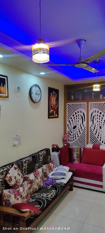 Living Room in 2 BHK Builder Floor at Vasundhara Sector 1 – for Rent