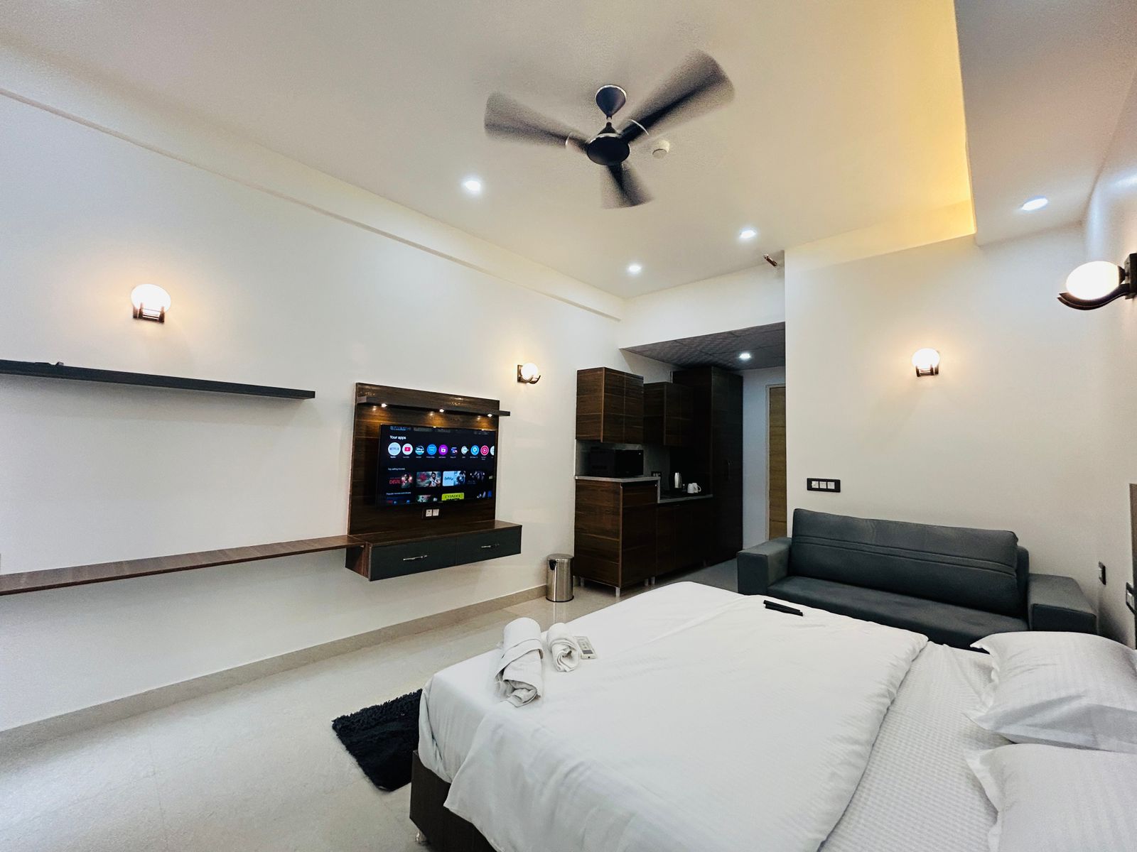 3 BHK Apartment For Rent in Gaur City-2