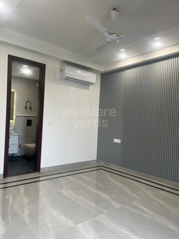 Room in 2 BHK Builder Floor at Thakurpukur – for Sale