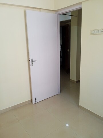 Bedroom in 2 BHK Apartment at Andheri West – for Rent