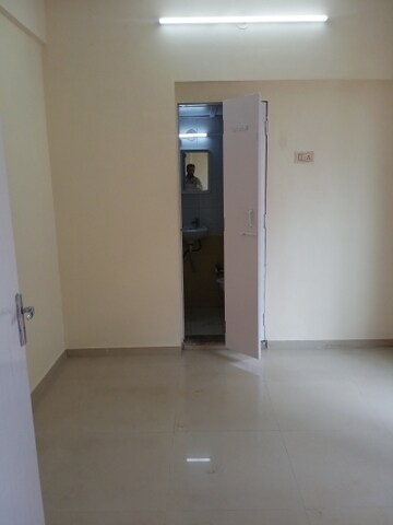 Master Bedroom in 2 BHK Apartment at Andheri West – for Rent