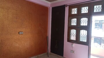 Room in 2 BHK Builder Floor at Vaishali Sector 5 – for Rent