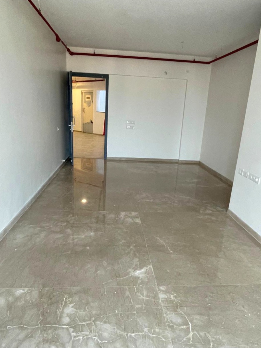 3 BHK + Pooja Room,Servant Room Apartment For Sale in Rustomjee Summit