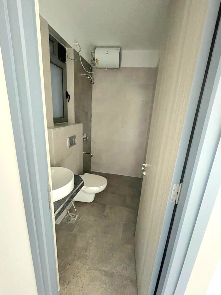 Bathroom, rustomjee-summit 3 Bedroom 1006 Sq.Ft. Apartment In Borivali East Mumbai 8829999