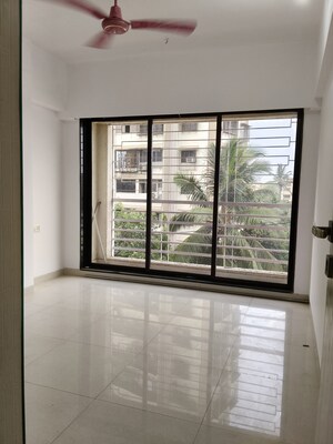 Room in 3 BHK Apartment at Vaibhav Paradise, Santacruz East – for Sale