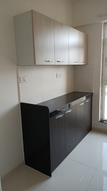 Kitchen in 1.5 BHK Apartment at Bhayandarpada – for Rent