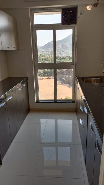 Kitchen in 1.5 BHK Apartment at Bhayandarpada – for Rent
