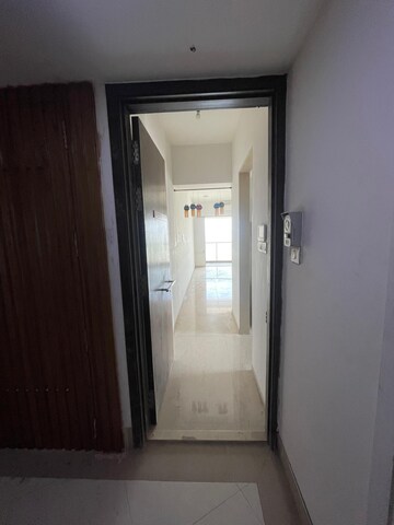 Room in 2 BHK Apartment at JP Decks, Goregaon East – for Sale