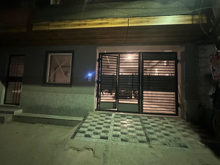  Parking, sector 23 dwarka 3 Bedroom 110 Sq.Yd. Apartment In Sector 23 Dwarka Delhi 8830011