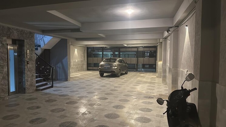  Parking, sector 23 dwarka 3 Bedroom 110 Sq.Yd. Apartment In Sector 23 Dwarka Delhi 8830011