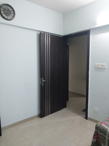 Room in 2 BHK Apartment at Sharda Florentia, Kharadi – for Rent