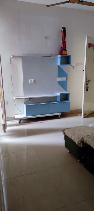 Furnished Amenities in 3 BHK Apartment at Conscient Habitat 78, Sector 78 – for Rent