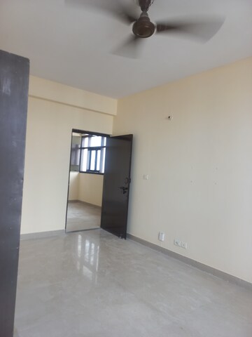 Furnished Amenities in 2 BHK Apartment at Omaxe Heights, Sector 86 – for Rent