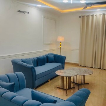Team Area in 4 BHK Builder Floor at Srishti Greenfield Homes, Sector 42 – for Rent