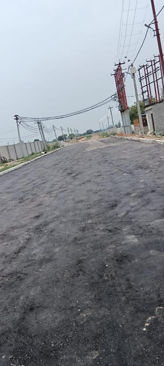 Plot For Sale in Model Town 