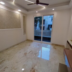 Room in 3 BHK Builder Floor at Unitech South City 1, South City 1 – for Sale
