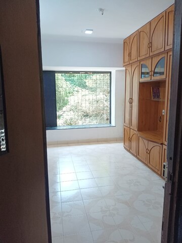 Room in 1 BHK Apartment at Juhu Jivan, Juhu – for Rent