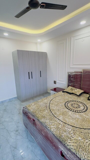 Bedroom in 3 BHK Builder Floor at Jakhan – for Rent