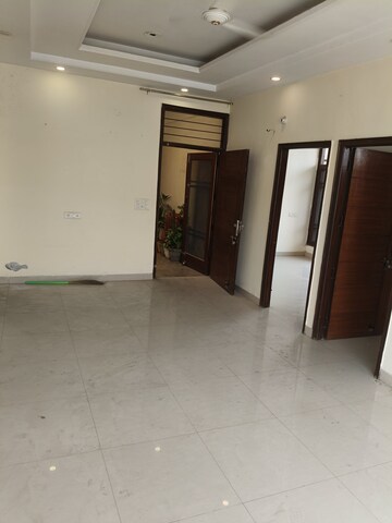 Room in 3 BHK Builder Floor at Guru Nanak Enclave, Dhakoli – for Sale
