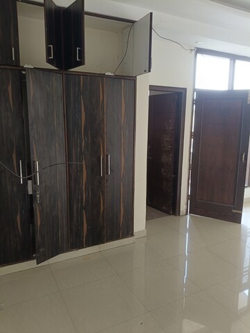 Furnished Amenities in 3 BHK Builder Floor at Guru Nanak Enclave, Dhakoli – for Sale