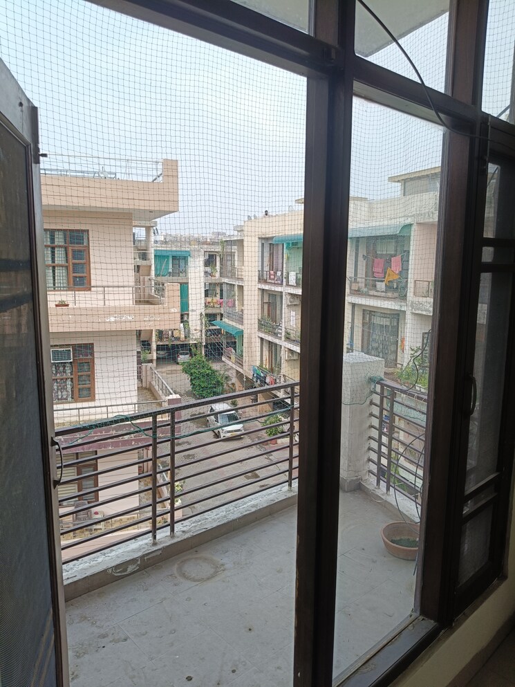 Balcony, guru-nanak-enclave 3 Bedroom 1150 Sq.Ft. Builder Floor In Dhakoli Zirakpur 8830395