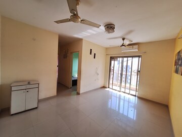 Room in 1.5 BHK Apartment at Lodha Casa Rio, Dombivli East – for Rent